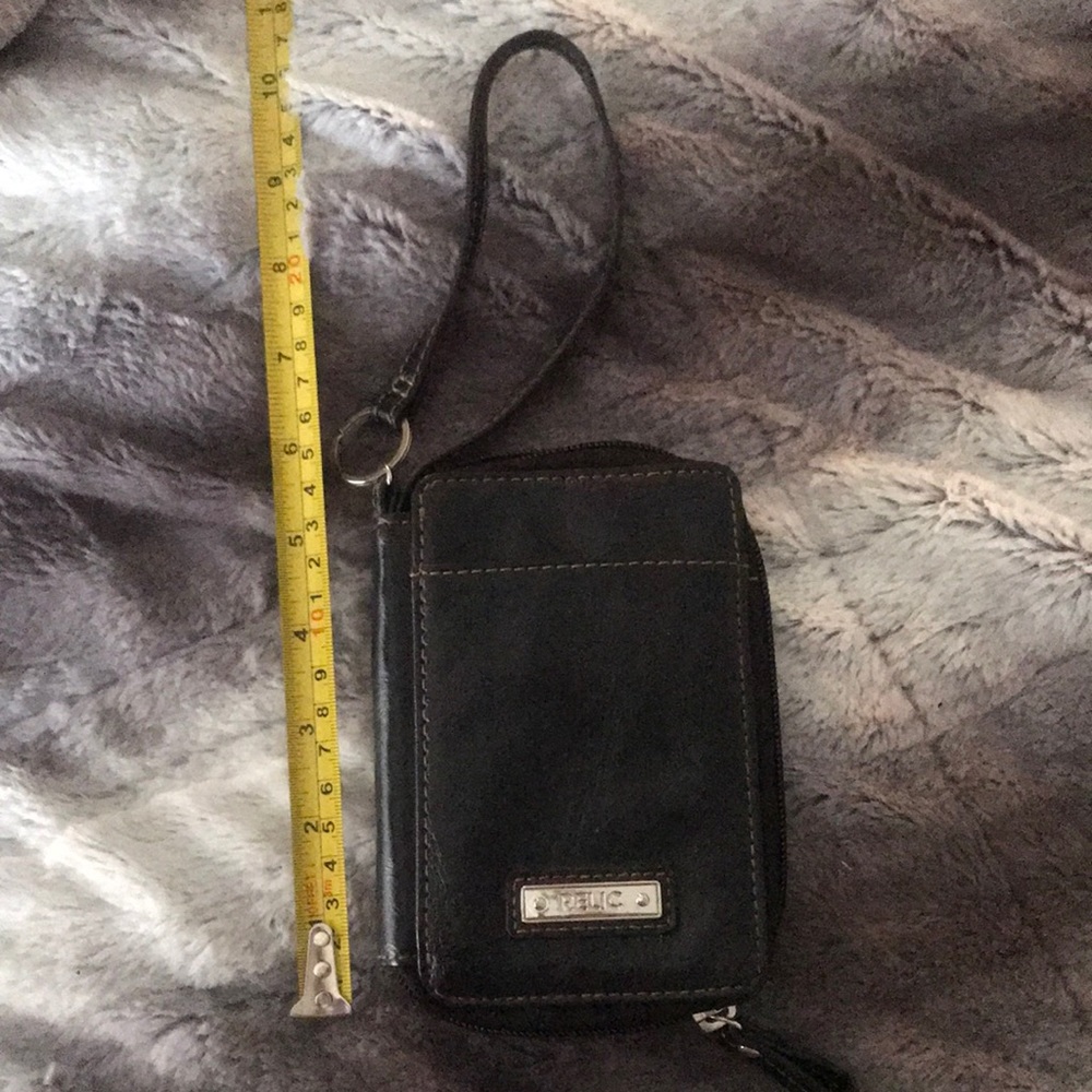 Relic black wristlet purse